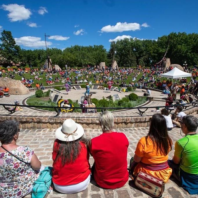 Poll suggests Manitobans worried about costs, less confident in institutions